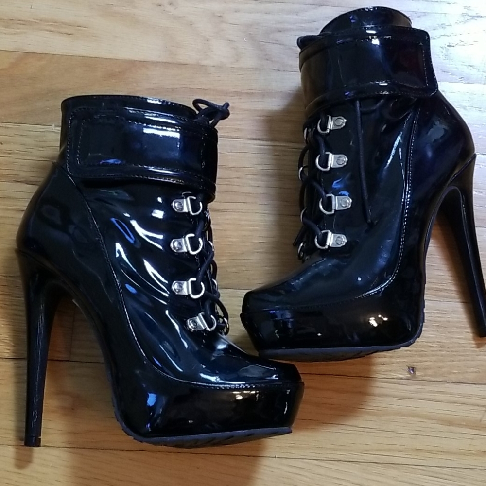 Heels - Picture 2 of 3